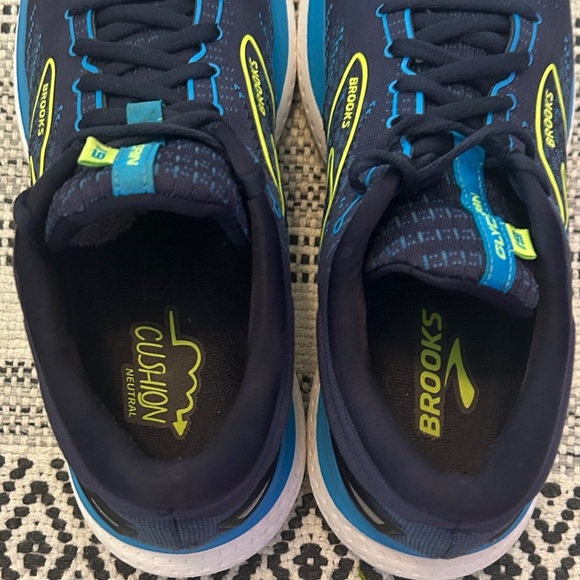 Brooks Men's Navy and Yellow Running Shoes - Picture 5 of 7